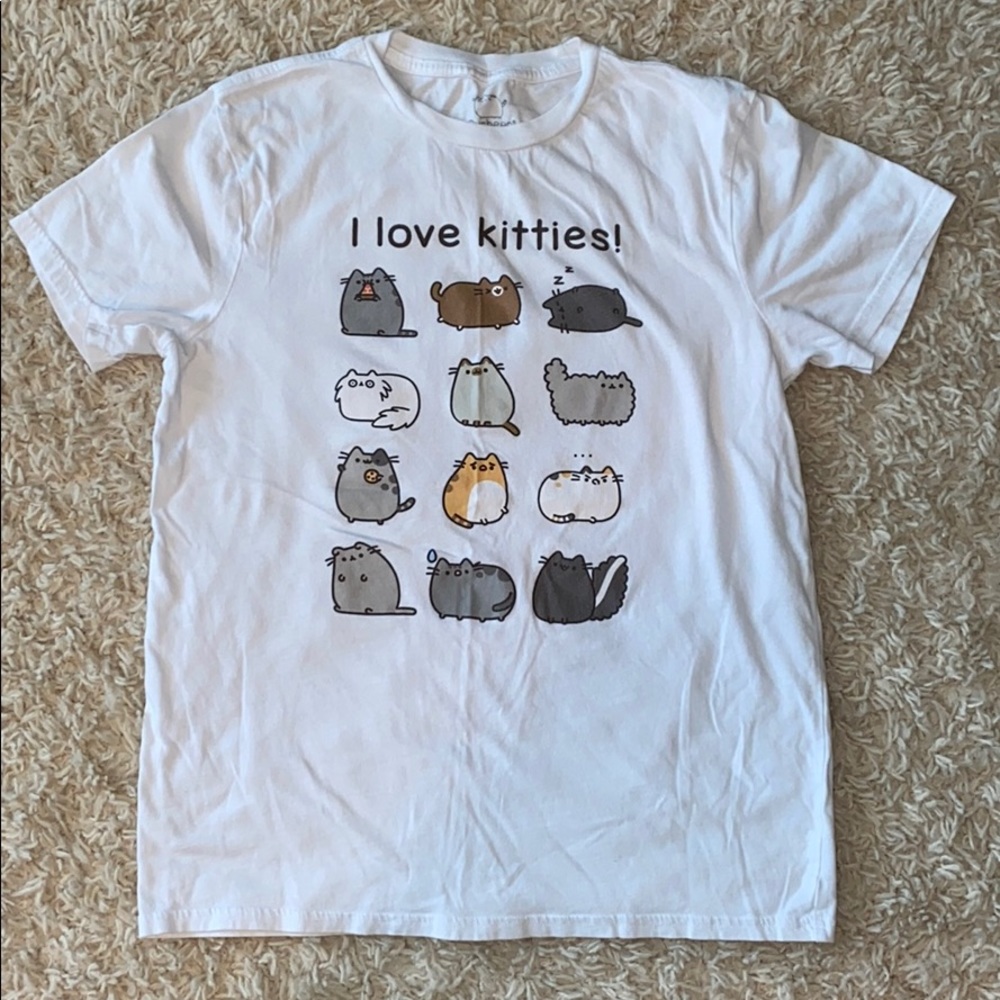 Cute Pusheen t-shirt🐱